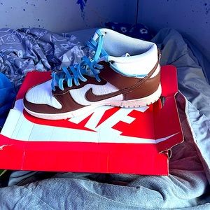 Nike Dunk High PRM
Vintage Pecan Sail